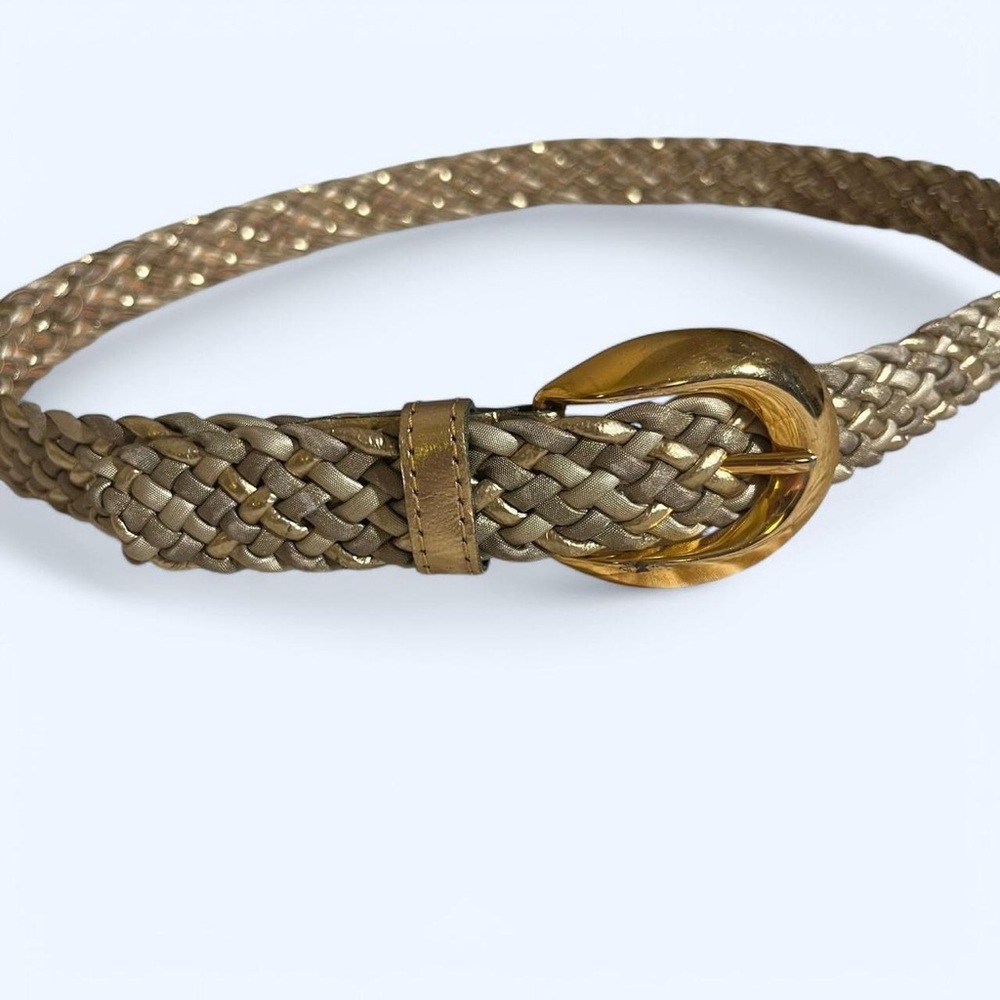 Vintage gold braided belt with rounded gold buckle 37”